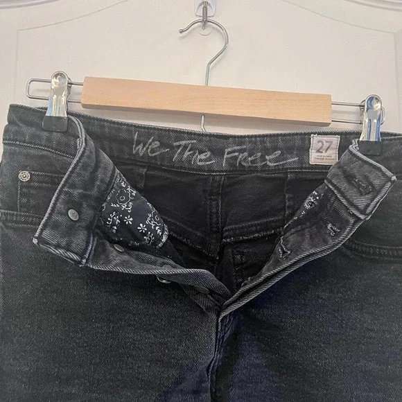 Free People We The Free Distressed Mid Rise Denim Button Fly Shorts Size 27 - Picture 4 of 5